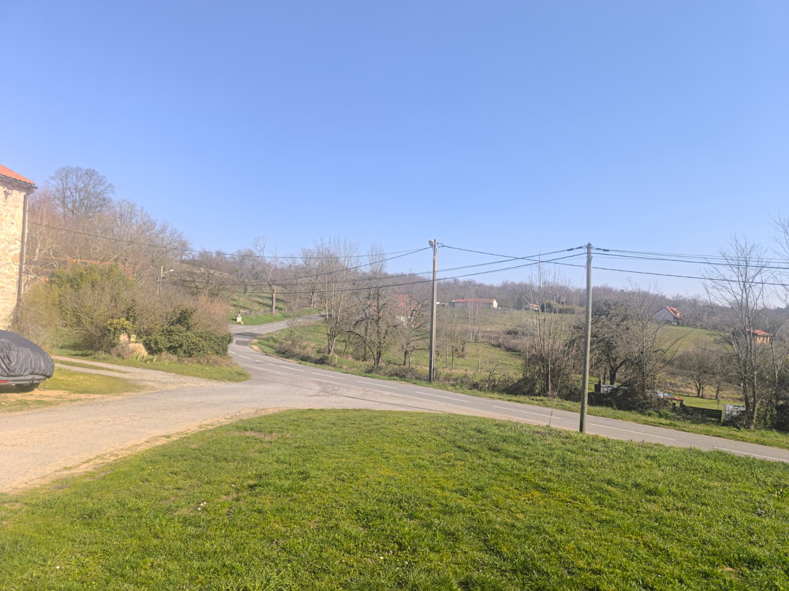 Route de campagne &agrave; Champs