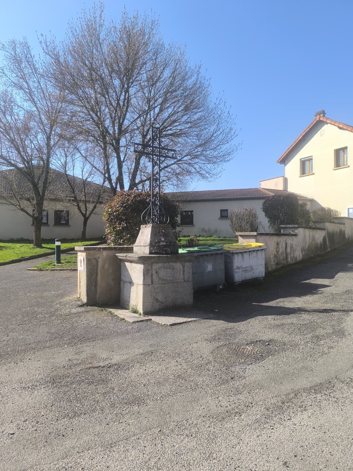 Croix de la mairie