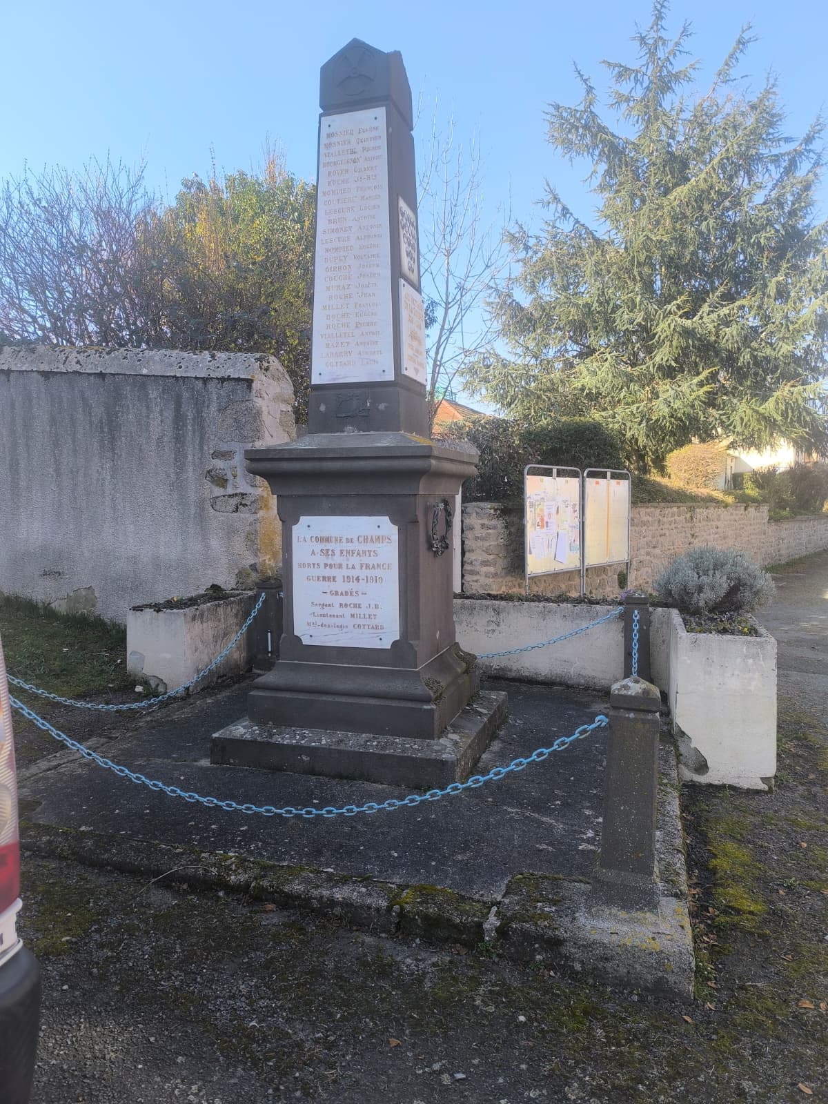 Monument aux morts de Champs
